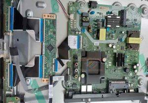 پنل شکسته تلویزیون هایسنس مدل Hisense58a62hs